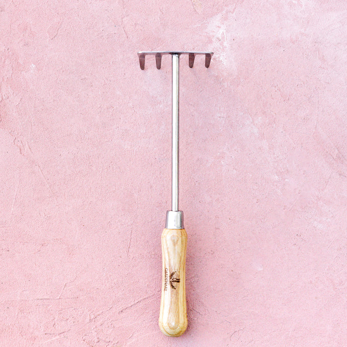 Gardenary Metal Garden Rake in light wood