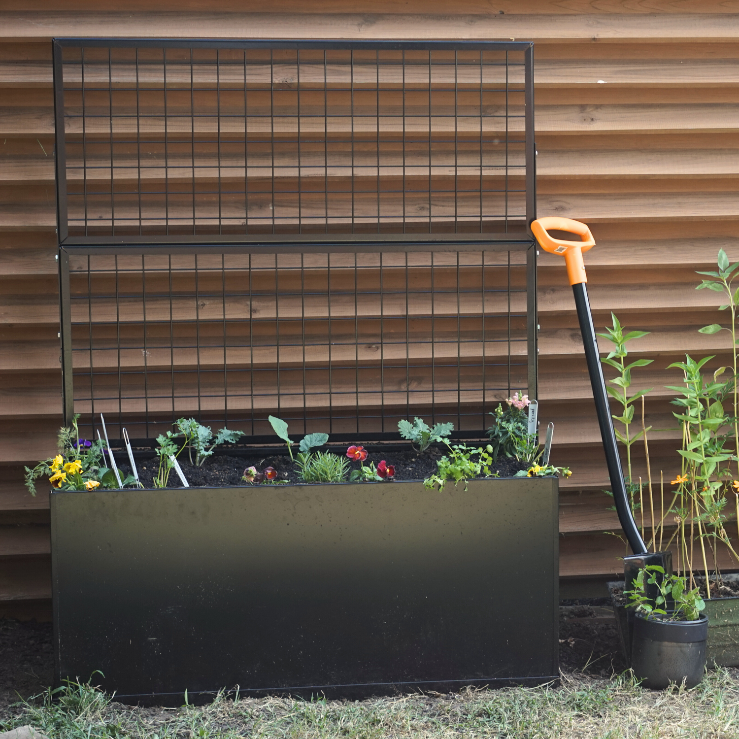 Black Aluminum Raised Bed with Trellis – Optional Casters