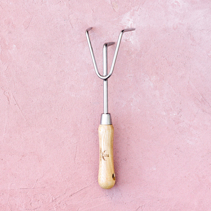 gardenary cultivator in light