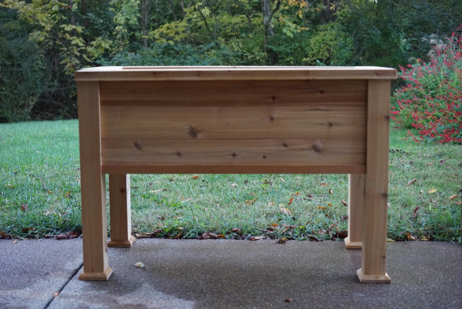 Cedar Standing Planter with Trim
