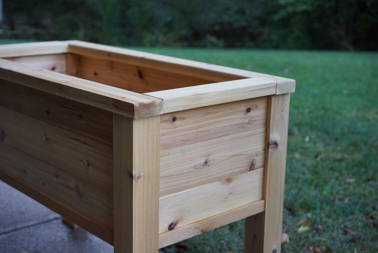 Cedar Standing Planter with Trim