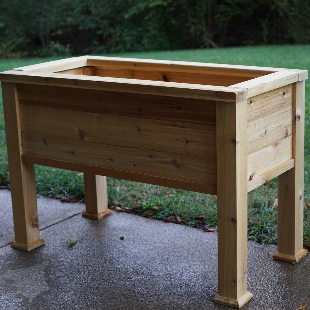 Cedar Standing Planter with Trim